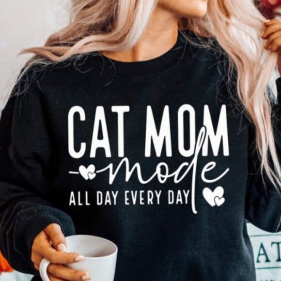 Cat Mom Mode NEW black crewneck sweatshirt - Picture 1 of 1